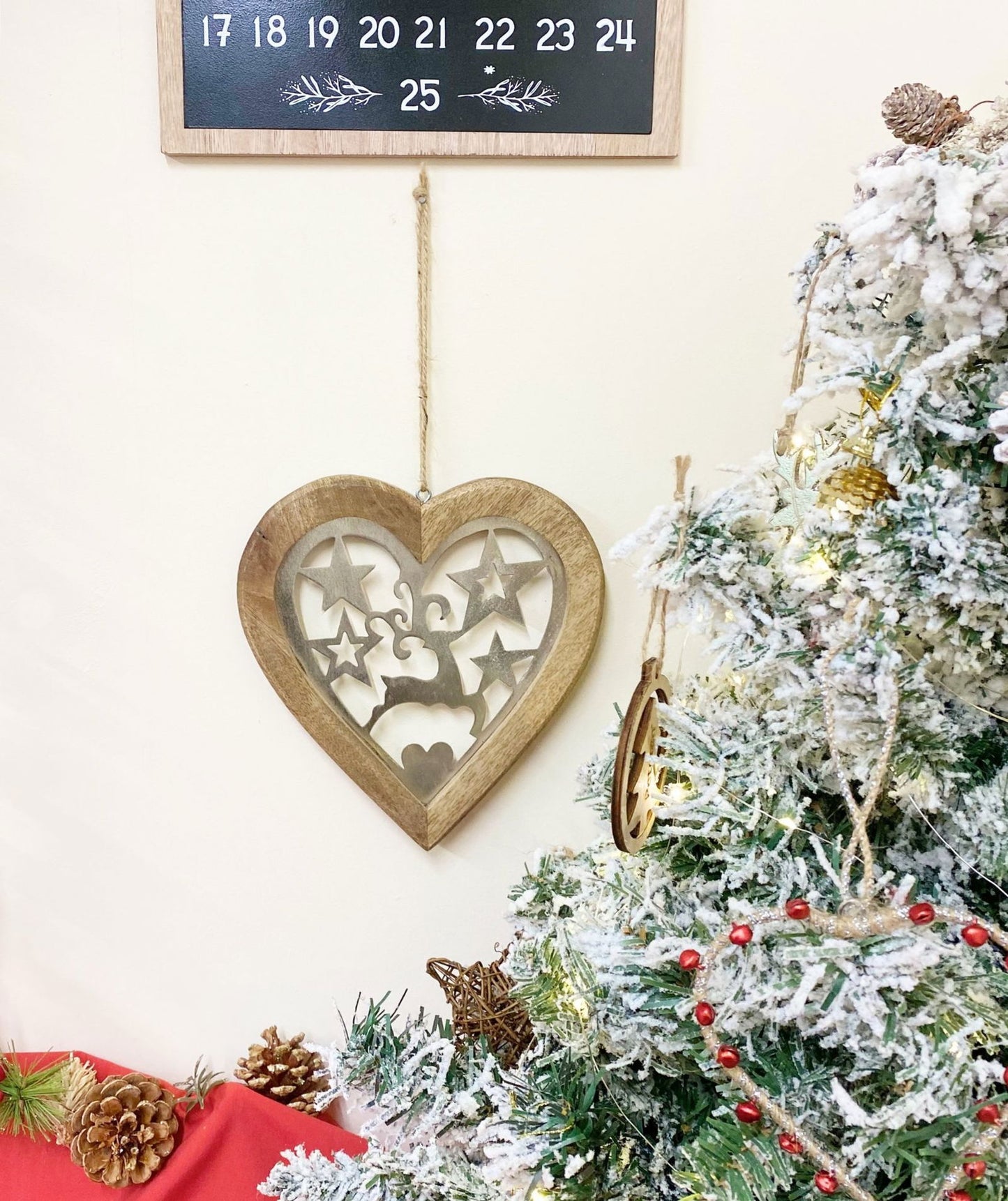 Large Wood Hanging Heart With Metal Reindeer & Stars