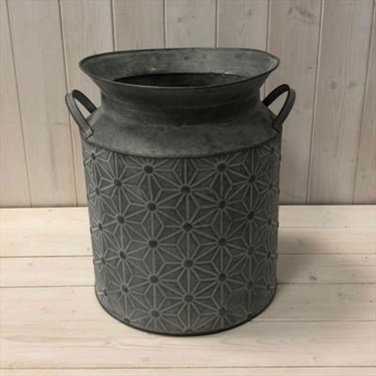 Embossed Daisy Design Churn